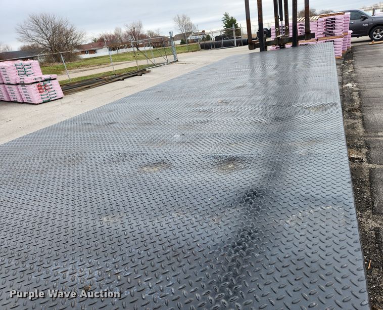 image for item JB9523 2002 Sterling L7500  crane truck