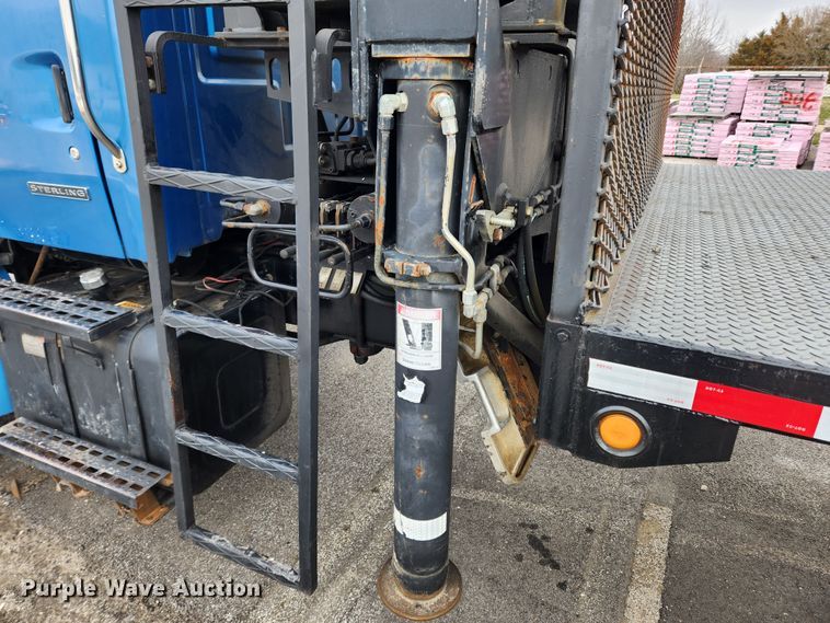 image for item JB9523 2002 Sterling L7500  crane truck