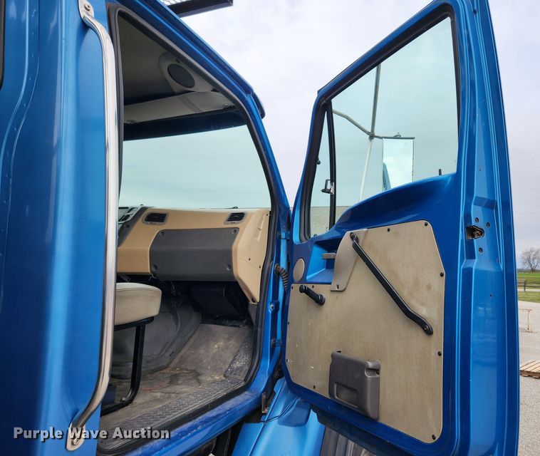 image for item JB9523 2002 Sterling L7500  crane truck