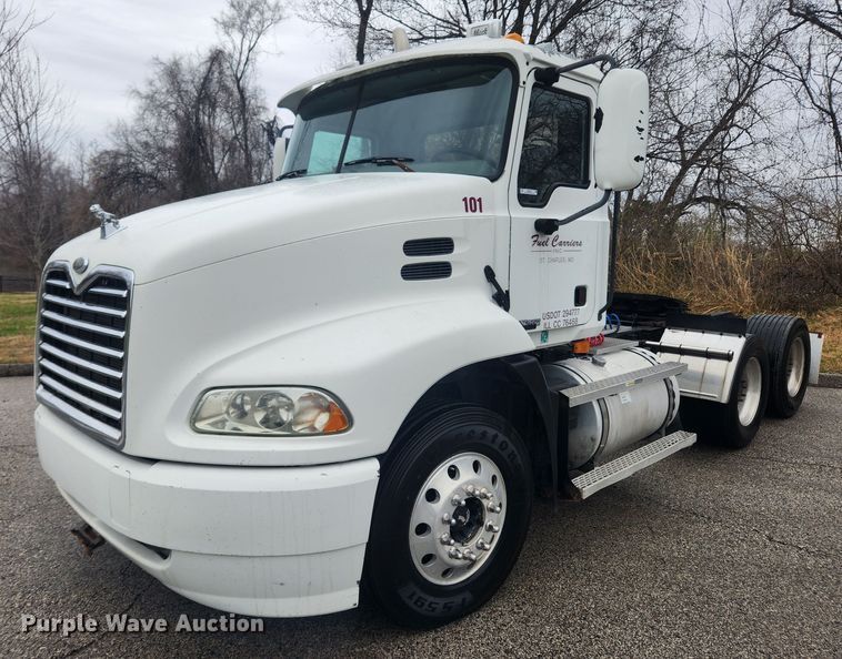 image for item JB9528 2006 Mack CXN Vision  semi truck