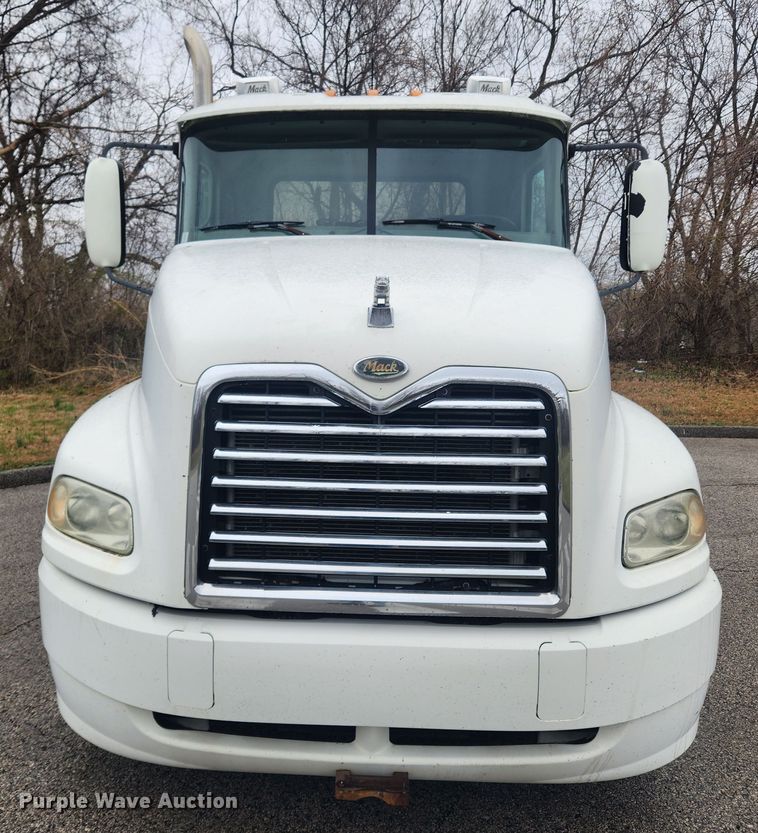 image for item JB9528 2006 Mack CXN Vision  semi truck