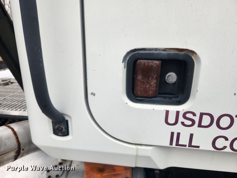 image for item JB9528 2006 Mack CXN Vision  semi truck