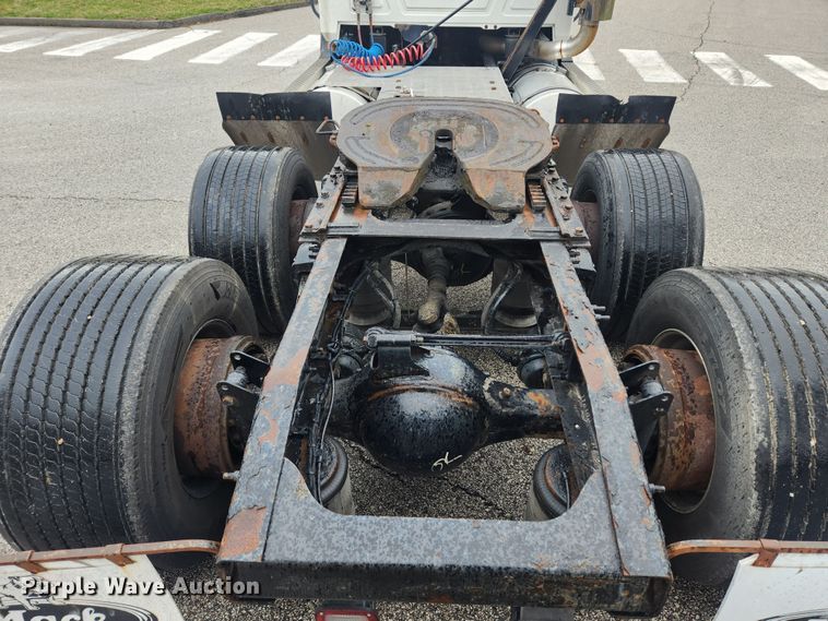 image for item JB9528 2006 Mack CXN Vision  semi truck