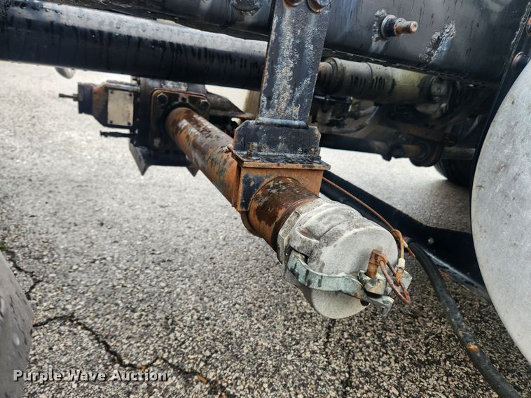 image for item JB9528 2006 Mack CXN Vision  semi truck