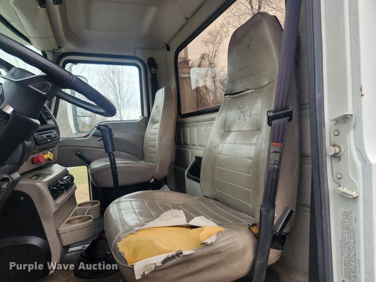 image for item JB9528 2006 Mack CXN Vision  semi truck