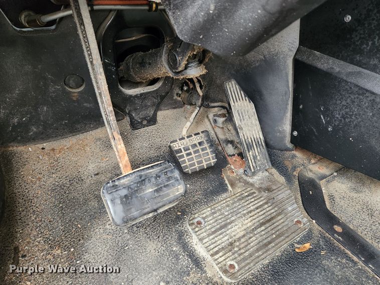 image for item JB9528 2006 Mack CXN Vision  semi truck