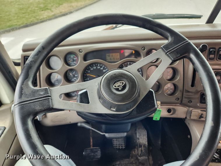 image for item JB9528 2006 Mack CXN Vision  semi truck