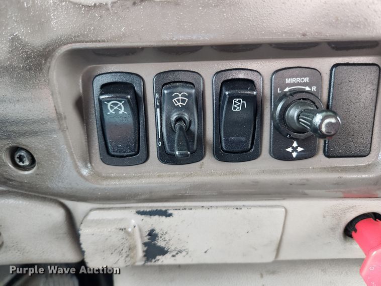 image for item JB9528 2006 Mack CXN Vision  semi truck