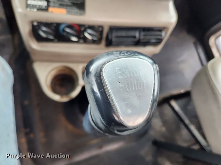 image for item JB9528 2006 Mack CXN Vision  semi truck