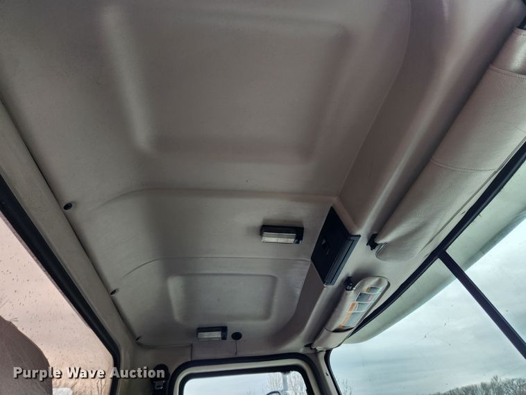 image for item JB9528 2006 Mack CXN Vision  semi truck