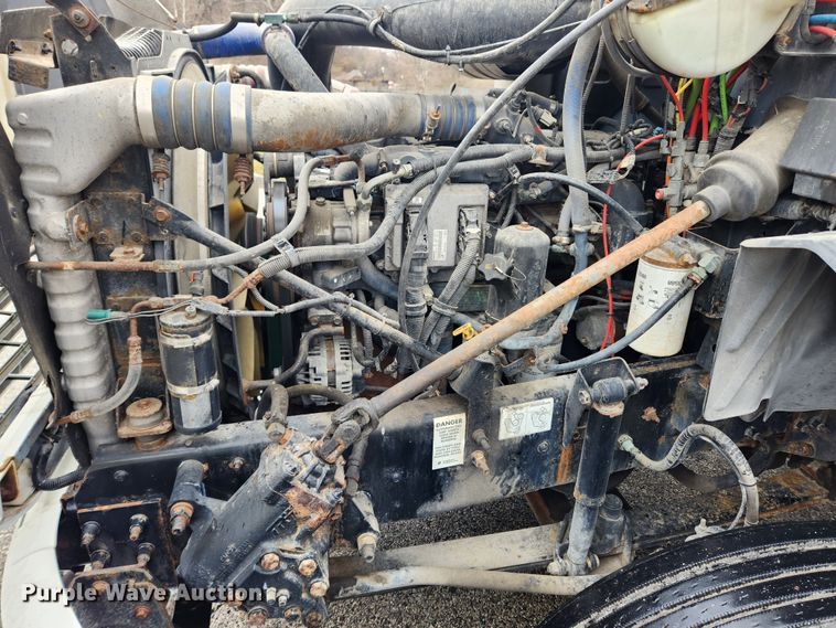 image for item JB9528 2006 Mack CXN Vision  semi truck