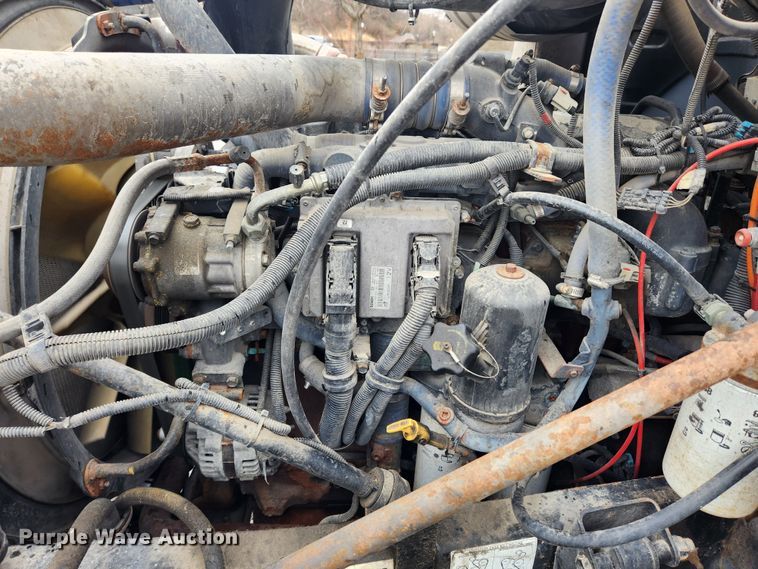 image for item JB9528 2006 Mack CXN Vision  semi truck