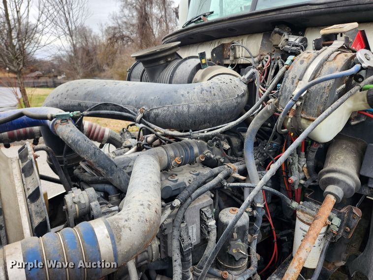 image for item JB9528 2006 Mack CXN Vision  semi truck