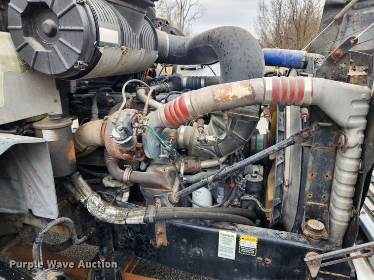 image for item JB9528 2006 Mack CXN Vision  semi truck