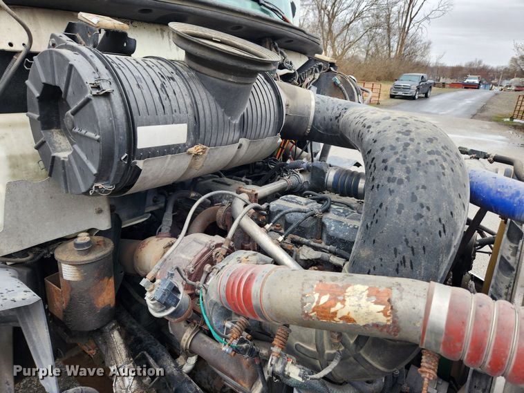 image for item JB9528 2006 Mack CXN Vision  semi truck