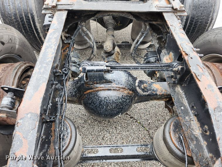 image for item JB9528 2006 Mack CXN Vision  semi truck