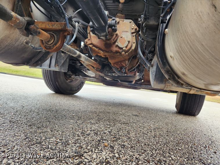 image for item JB9528 2006 Mack CXN Vision  semi truck