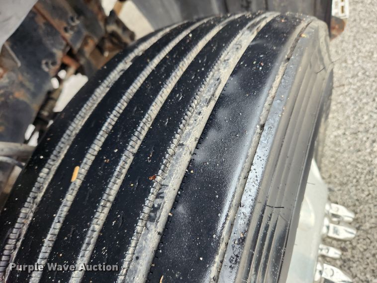 image for item JB9528 2006 Mack CXN Vision  semi truck