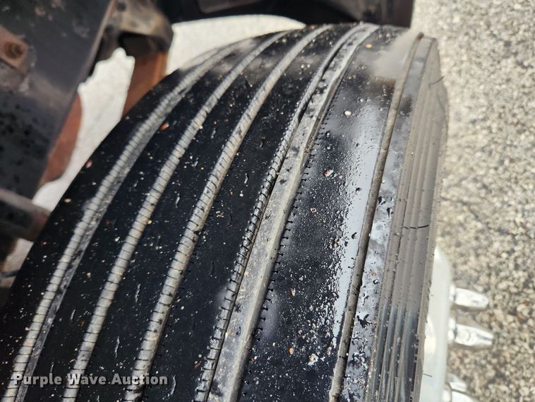 image for item JB9528 2006 Mack CXN Vision  semi truck