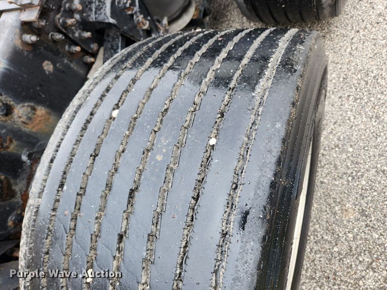 image for item JB9528 2006 Mack CXN Vision  semi truck