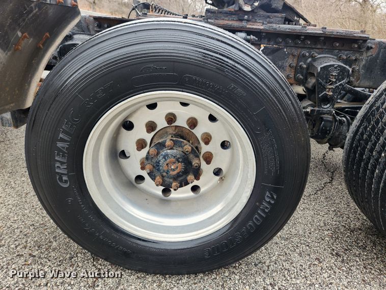 image for item JB9528 2006 Mack CXN Vision  semi truck