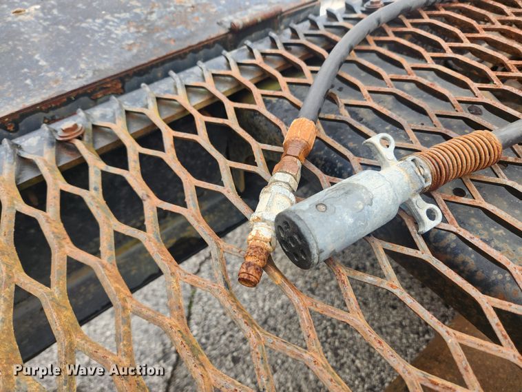 image for item JB9531 1992 Ford L9000  semi truck