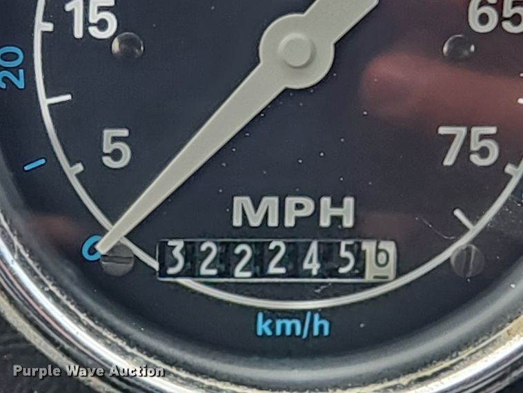 image for item JB9531 1992 Ford L9000  semi truck