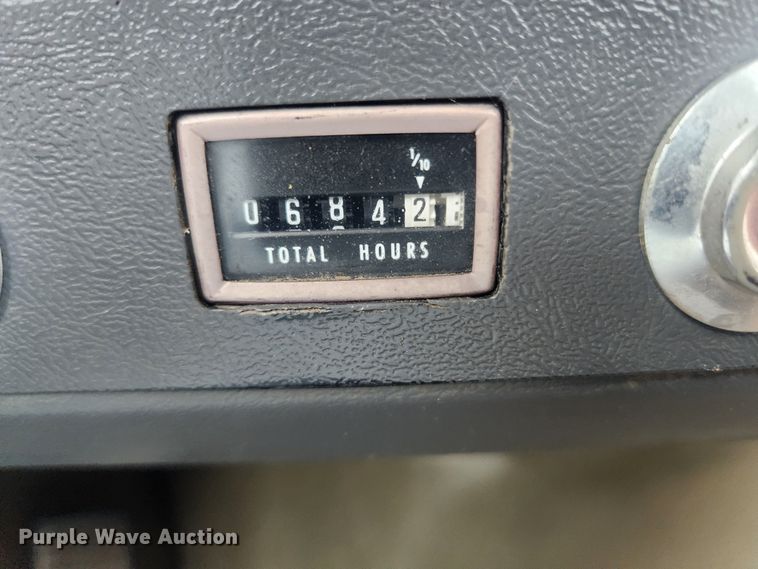 image for item JB9531 1992 Ford L9000  semi truck