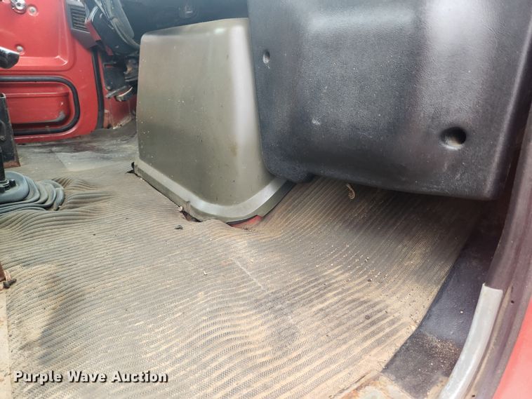 image for item JB9531 1992 Ford L9000  semi truck