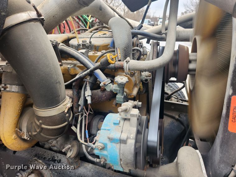 image for item JB9531 1992 Ford L9000  semi truck