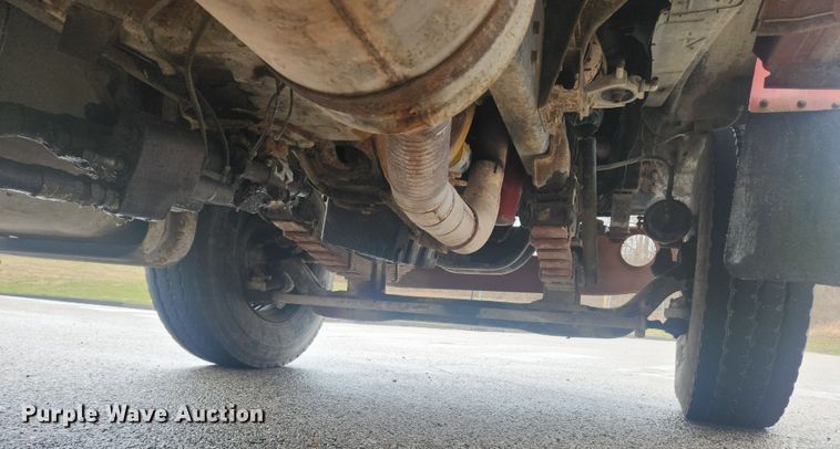 image for item JB9531 1992 Ford L9000  semi truck