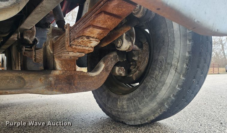 image for item JB9531 1992 Ford L9000  semi truck