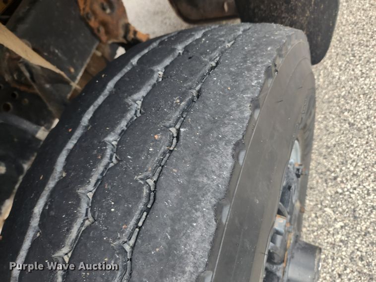 image for item JB9531 1992 Ford L9000  semi truck