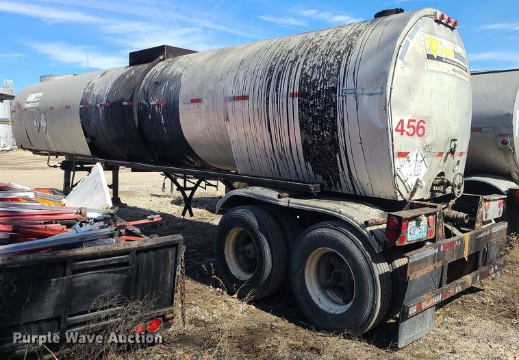 image for item JG9371 1971 Fruehauf  tank trailer