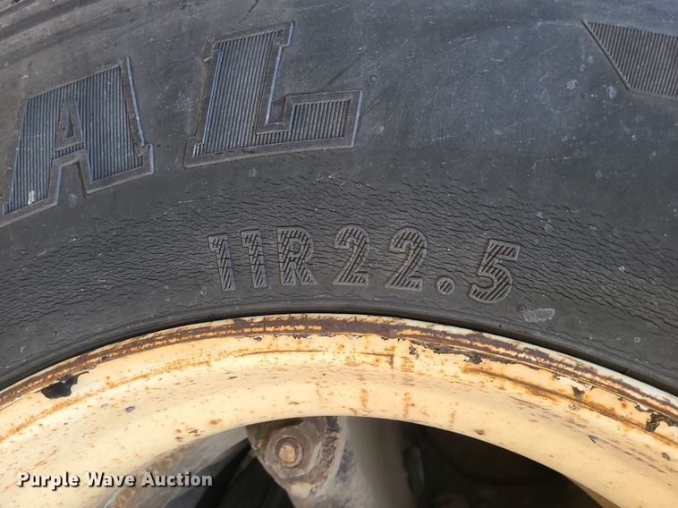 image for item JG9371 1971 Fruehauf  tank trailer