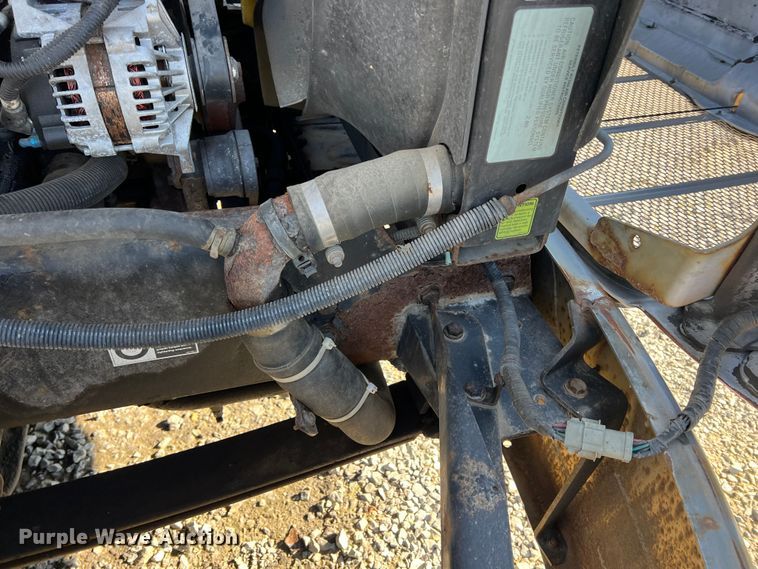 image for item KR9556 2007 Peterbilt 335  truck cab and chassis