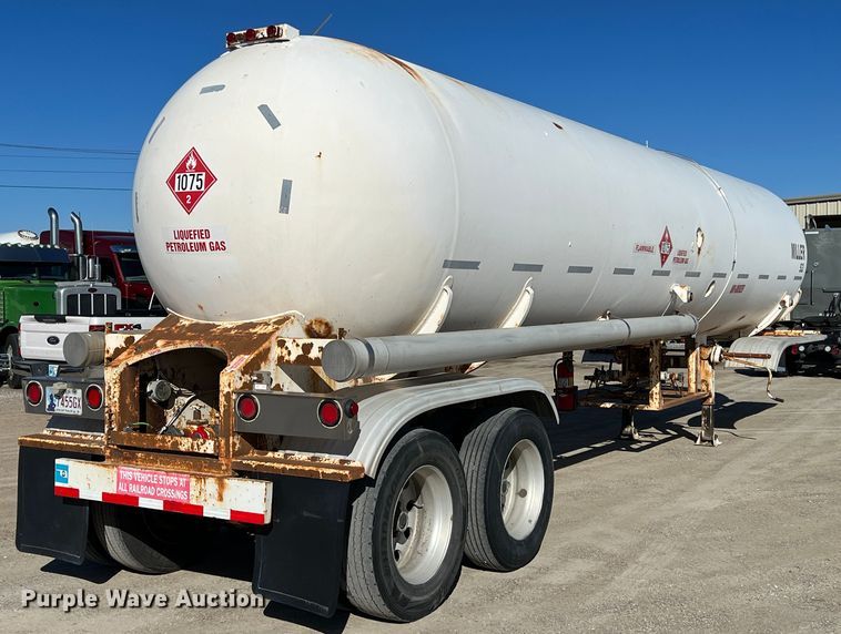 image for item KR9560 1969 Lubbock  tank trailer