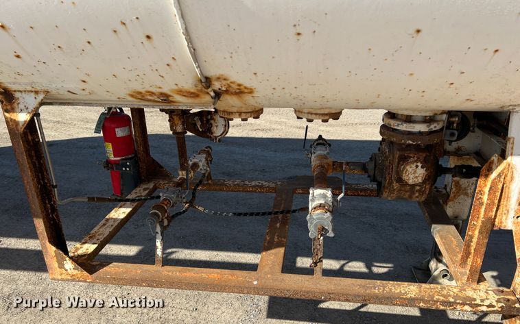 image for item KR9560 1969 Lubbock  tank trailer