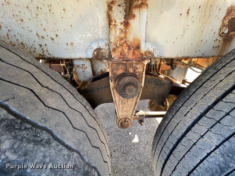 image for item KR9560 1969 Lubbock  tank trailer