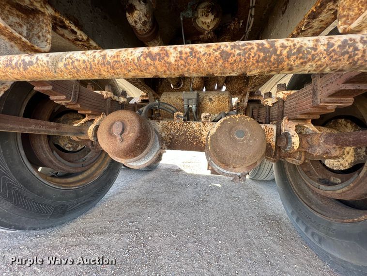 image for item KR9560 1969 Lubbock  tank trailer