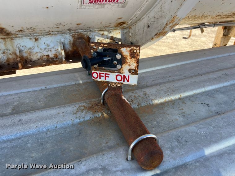 image for item KR9560 1969 Lubbock  tank trailer