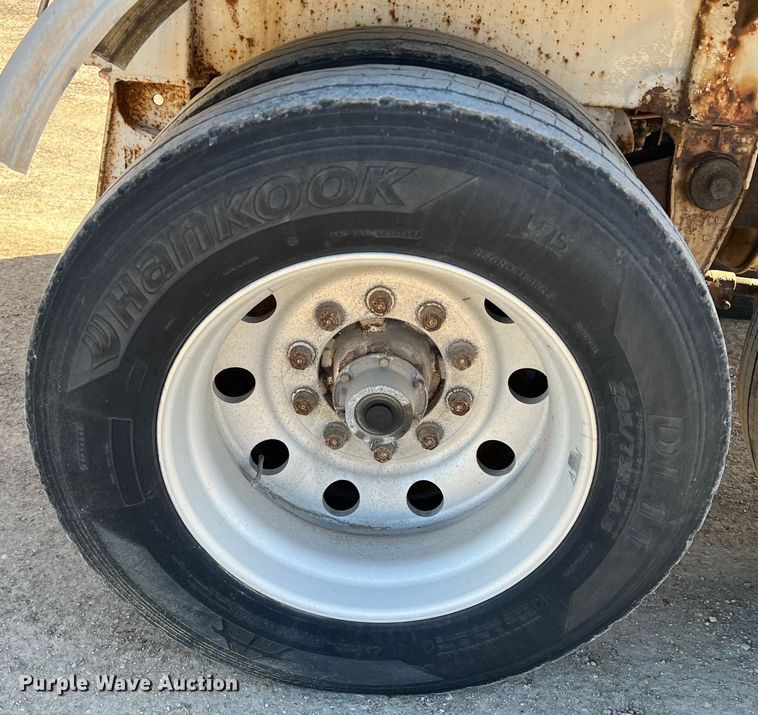 image for item KR9560 1969 Lubbock  tank trailer