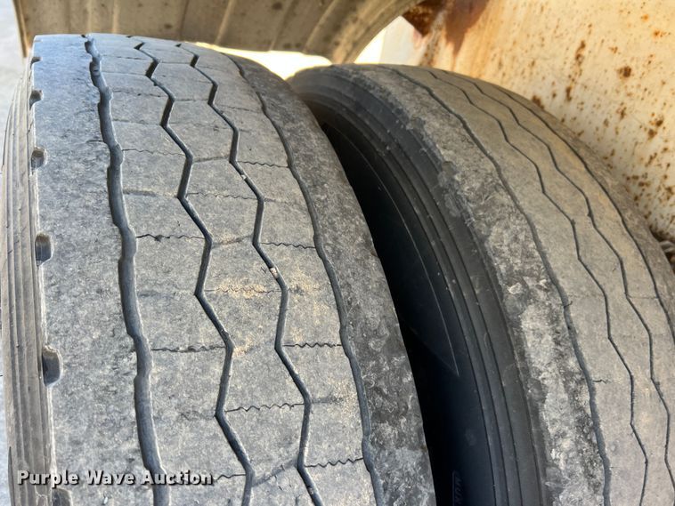 image for item KR9560 1969 Lubbock  tank trailer