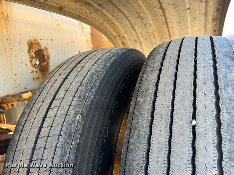 image for item KR9560 1969 Lubbock  tank trailer