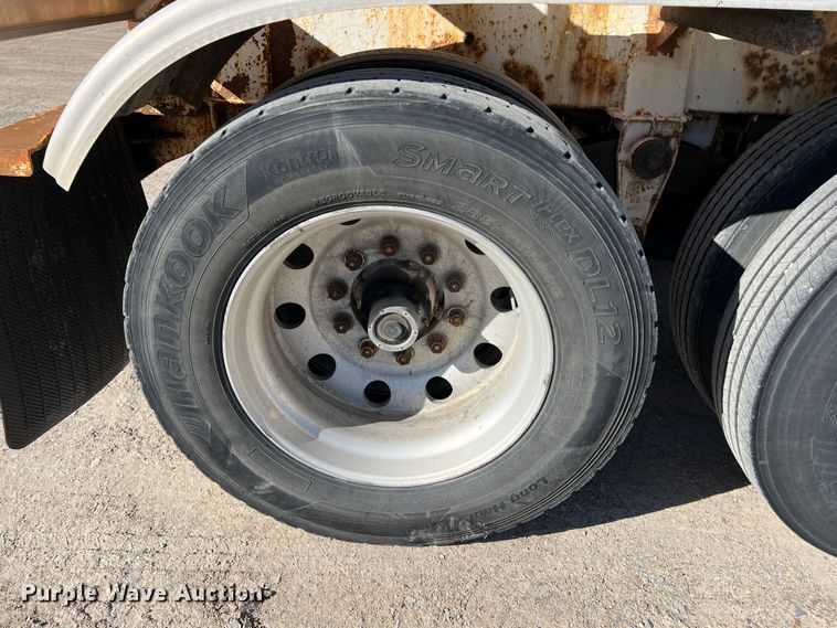 image for item KR9560 1969 Lubbock  tank trailer