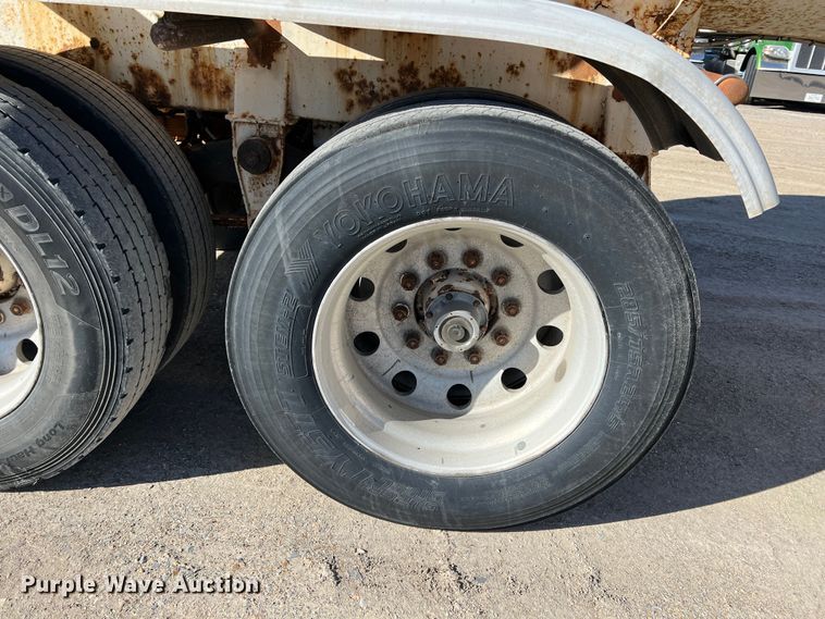 image for item KR9560 1969 Lubbock  tank trailer