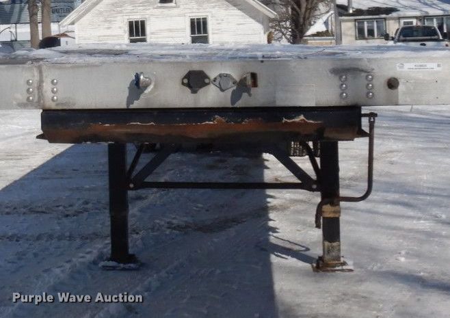 image for item KU9825 2000 Transcraft  flatbed trailer