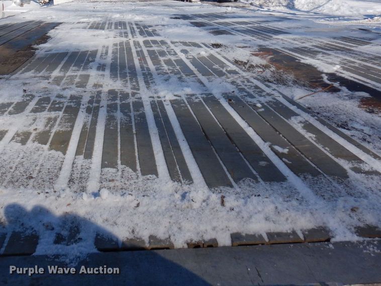 image for item KU9825 2000 Transcraft  flatbed trailer