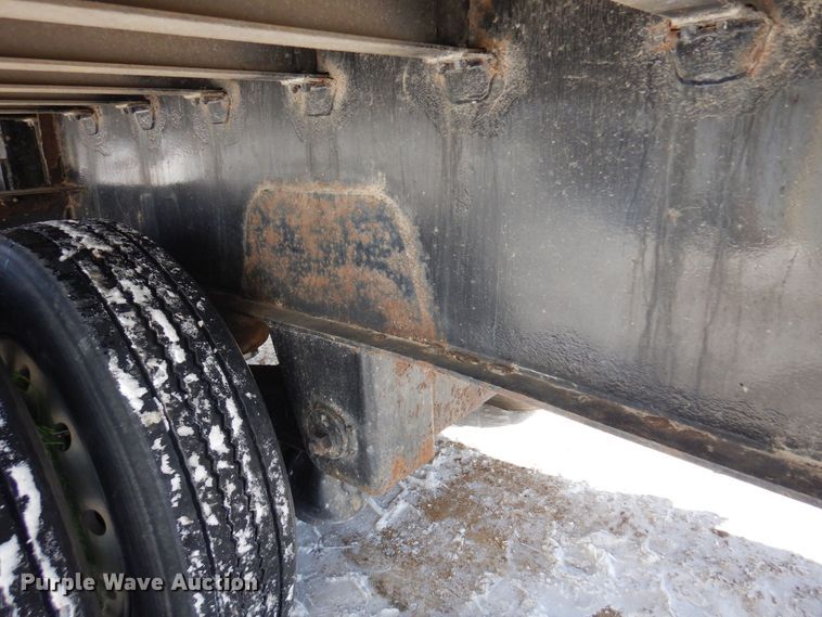 image for item KU9825 2000 Transcraft  flatbed trailer