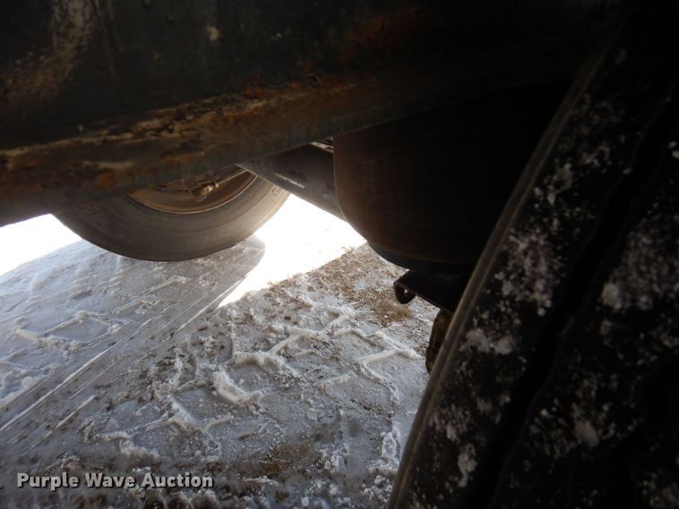 image for item KU9825 2000 Transcraft  flatbed trailer